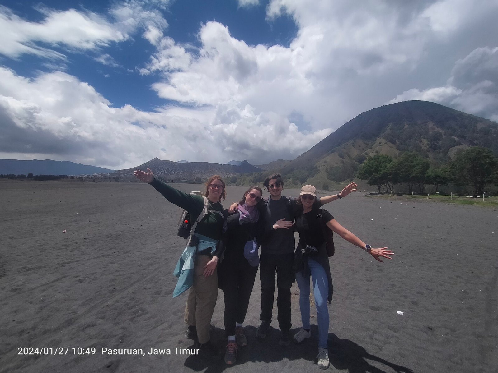 bromo tumpaksewu tour